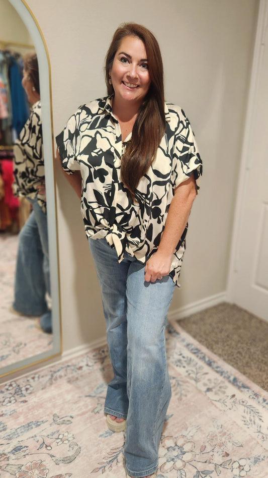 Plus Size Floral Button-Up Blouse – Black and Cream