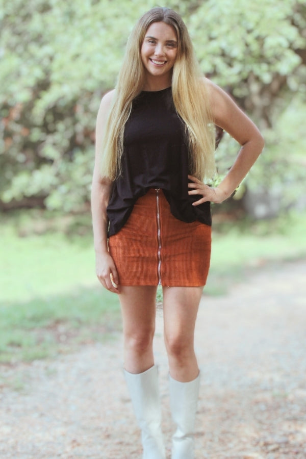 BLACK FLIRT A LITTLE TANK TOP