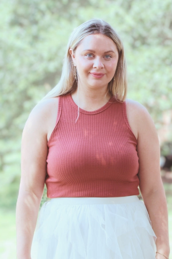 PERFECT FOR LAYERING CREW NECK TANK-MARSALA