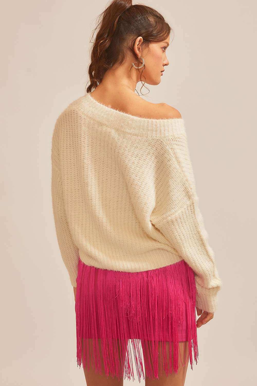 Discover the Perfect V-Neck Sweater: Soft, Sophisticated, and Ultimate Comfort - Cream